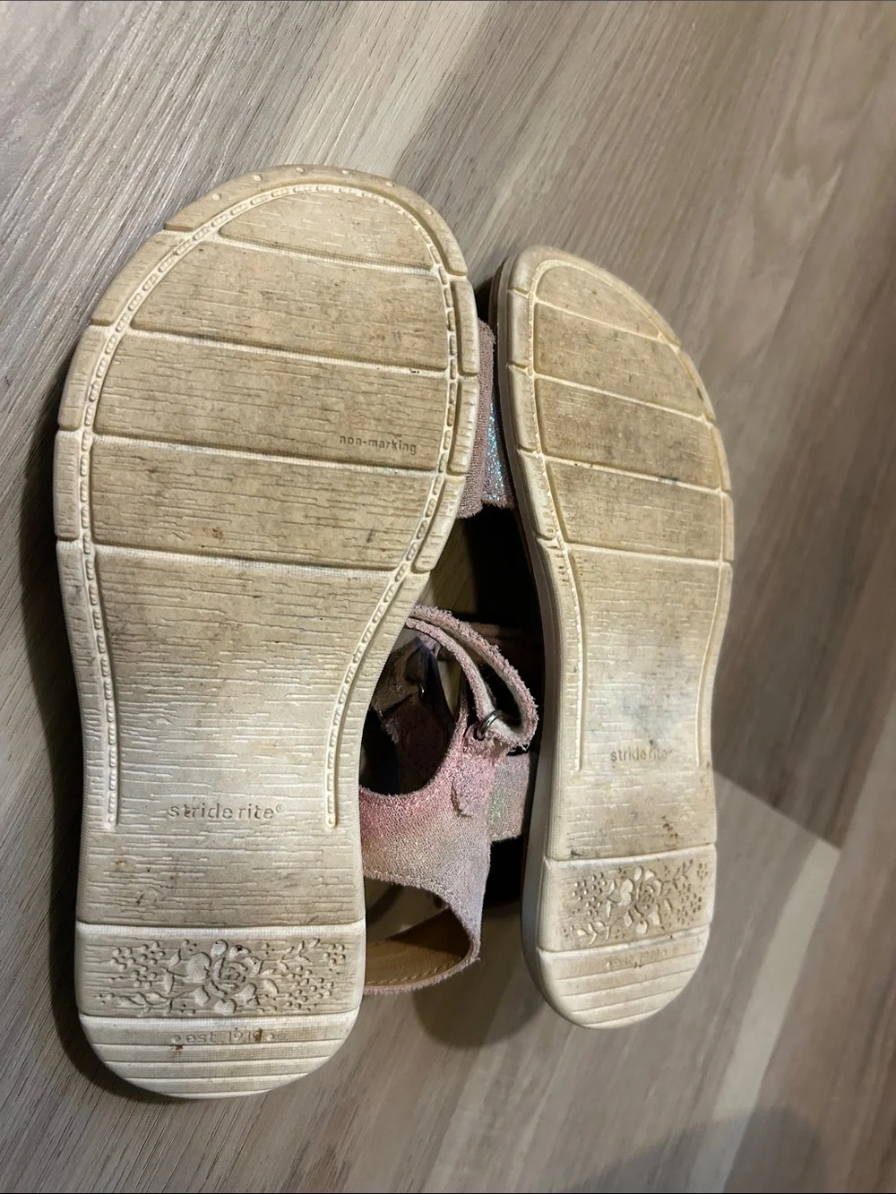 Stride Rite Pink Glitter Bow Girls' Sandals Big Kids 2W